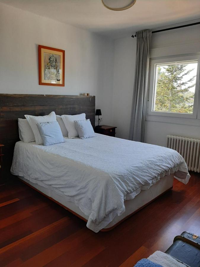 Anselma, Casa Compartida
